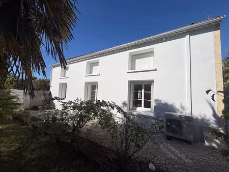 vente maison 4 pièces 126 m² à cozes (17120)  259 000 €