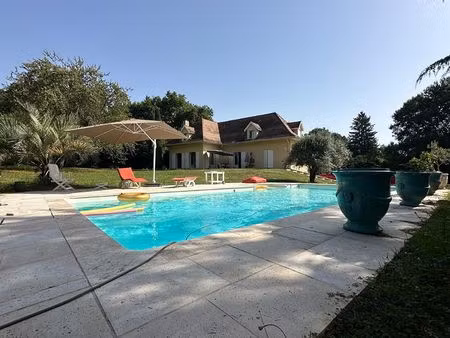 exceptionnel haut latresne maison traditionnelle de 210m2 hab sur son parc de plus de 5000