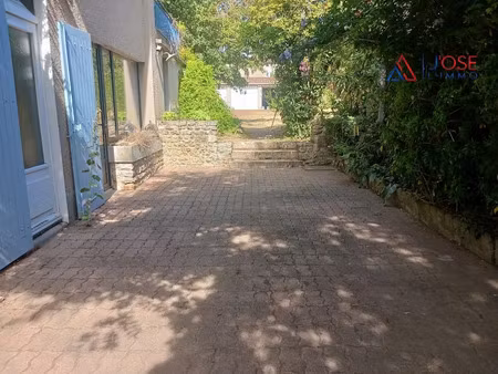 vente villa 7 pièces 295 m² à montmorillon (86500)  260 000 €
