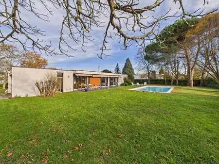 rare maison d'architecte de 205m2 habitables sur parc de 2275m2