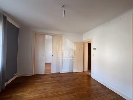 a vendre  immeuble composée de 2 appartements à périgueux à clos chassaing.