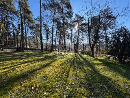 terrain constructible plat de 1500 m2 sur chancelade (24650)