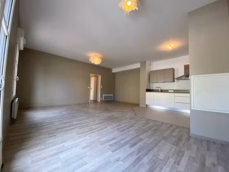 location appartement 3 pièces 69m²