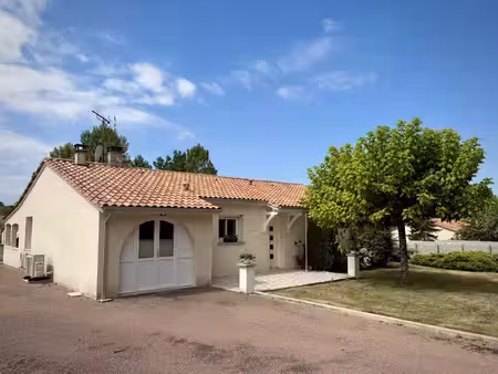 maison familiale magnifiquement aménagée  située dans un quartier très prisé