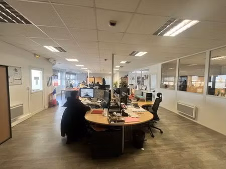 bureau prestigieux de 225 m2 en location - dury  france