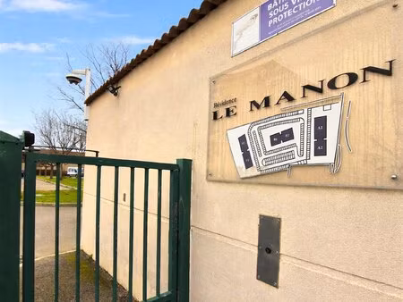 t2 avec extérieur vue st jacques + parking sécurisé  sans nuisances
