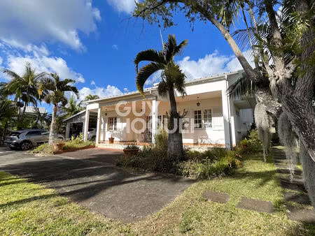 villa t6 de 238m² sur terrain de 2896 m² - bdn ste clotilde