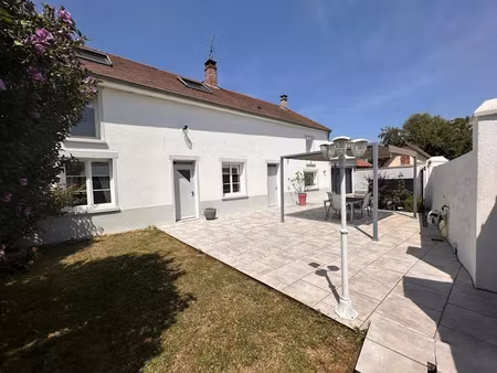 vente maison 6 pièces 152 m² à bruyeres-le-chatel (91680)  379 000 €