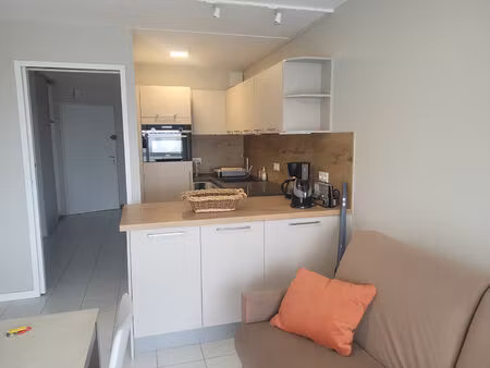 location appartement 1 pièce  31.00m²  les sables