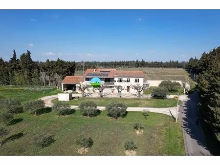 maison sarrians 230 m2  nombreuses annexes et un hangar de 400 m² dans un secteur sans...