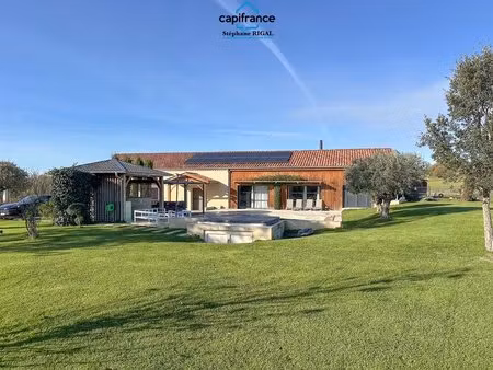 propriete à vendre 7 pièces villeneuve sur lot (47) de 229m2 habitables sur un terrain...
