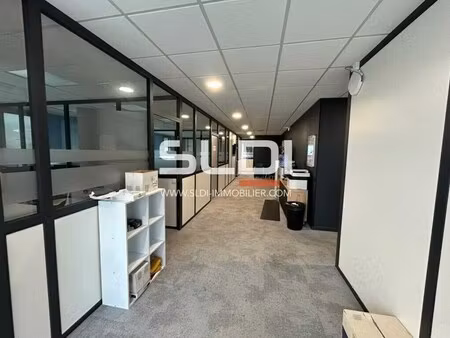 location bureaux 107 m²
