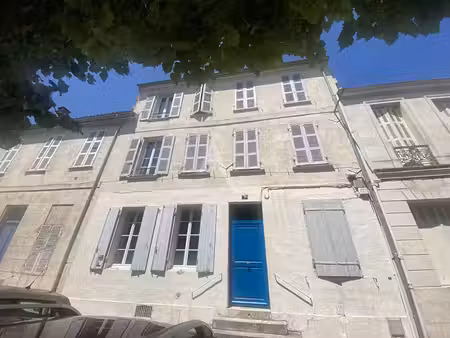 vente appartement rochefort 17300 - - surface privée