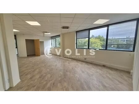 location bureaux 88 m² à 685 m²
