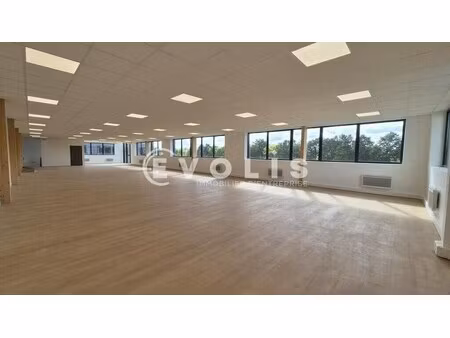 location bureaux 65 m² à 344 m²