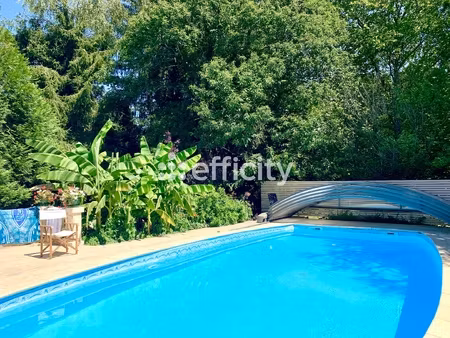 maison 10 pièces - 400 m²