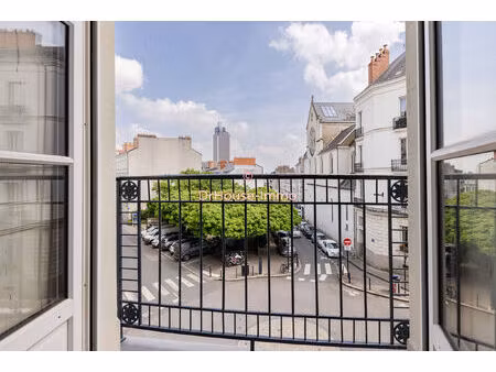 centre - cachet de l'ancien - balcon - fort potentiel - beaux volumes