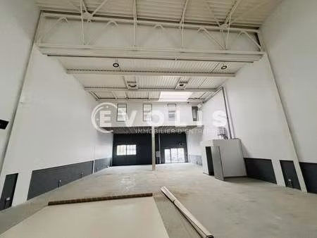 location local d’activités vaux le penil 77000 252m² à 5673m²