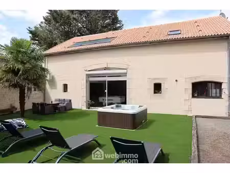 vente maison 5 pièces 190 m² à tercé (86800)  299 900 €