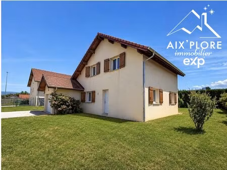 ? coup de coeur pour cette maison familiale récente avec jar