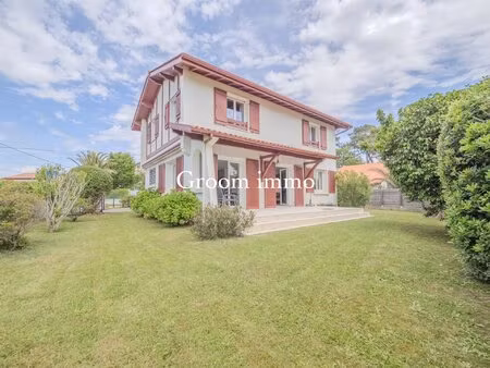 bidart - quartier prisé - maison d'environ 160 m2 sur une parcelle de 600 m2