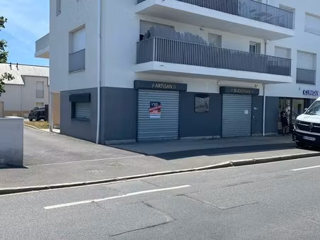 location local commercial 51m² treillieres 44119