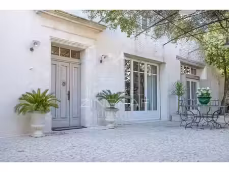 exclusivité - proche de l'isle-sur-la-sorgue - magnifique maison de maître rénovée avec...