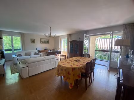 appartement 96 m2 avec terrasse et garage