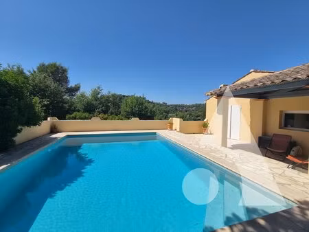 flassans-sur-issole - villa de 5 pièces avec vue dégagée  sur terrain paysager de 4 000 m²