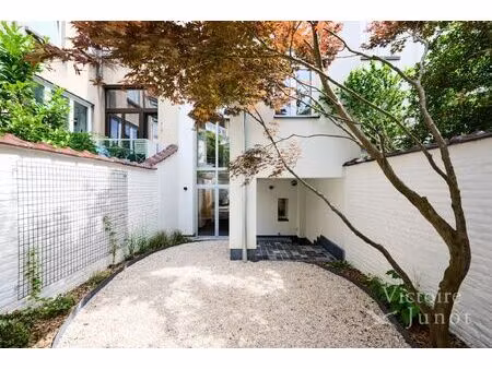 maison à louer avec terrasse et jardin   etterbeek (vbe43117)