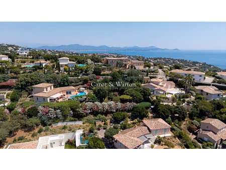 vente villa 8 pièces 200 m² à les issambres (83380)  1 560 000 €