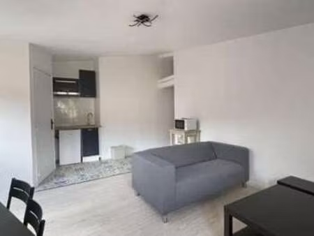 location appartement 3 pièces meublé à thiers (63300) : à louer 3 pièces meublé / 45m² thi