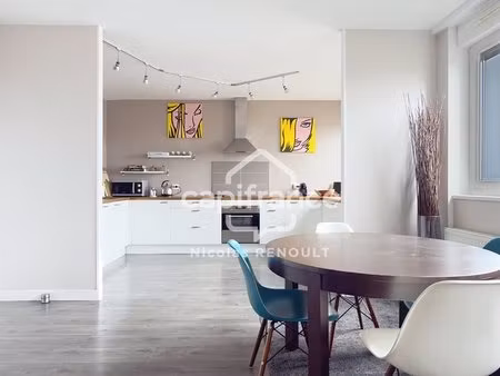 appartement spacieux avec cave & parking