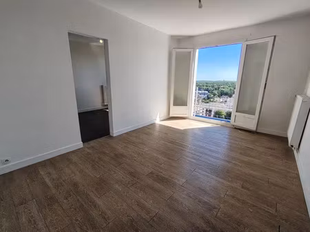 location appartement 2 pièces 42 m² à joué-lès-tours (37300)
