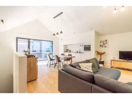 un duplex-appartement / maison entièrement rénové