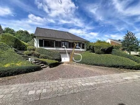 magnifique villa 4 chambres à rénover avec jardin et garage!