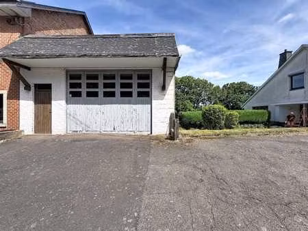 dépôt de 190m² situé en plein centre de bastogne