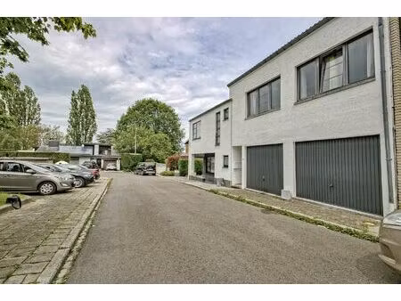 immeuble de rapport à vendre à rue des bruyères 33 jambes (vbe42993)