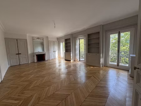 appartement de luxe à louer dans le quartier saint thomas d'aquin