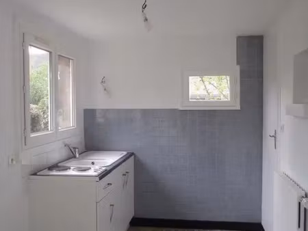 location appartement 1 pièce 22 m² à pontivy (56300)
