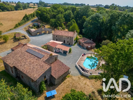 domaine à vendre à les essarts