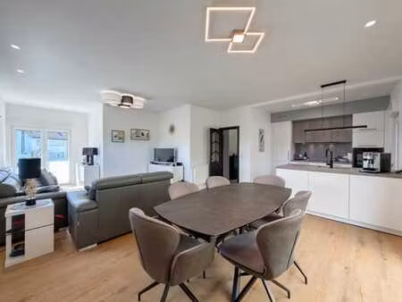 bungalow rénové avec goût et grand jardin
