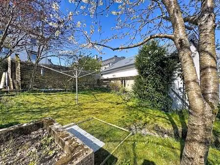 maison spacieuse avec jardin au centre de houffalize.