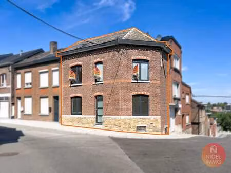 ? rénovée • 3 chs ?️  3 f  centre de beyne ◊