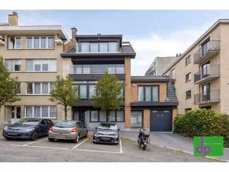 magnifique maison unifamiliale de 415 m² + garage + jardin