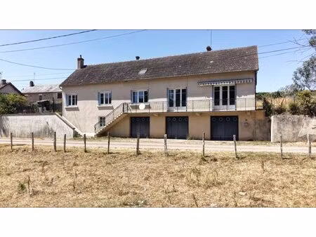 grande maison lumineuse