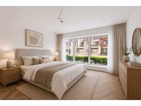 ruim en volledig gerenoveerd gelijkvloers appartement met...
