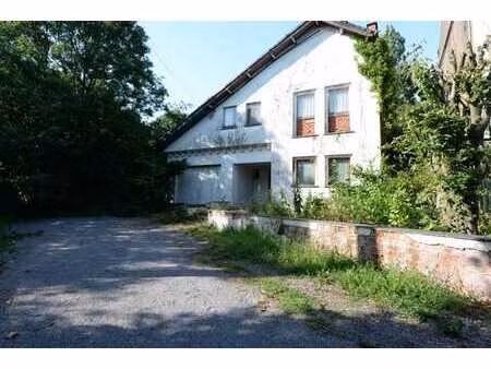 avis aux investisseurs: maison 4f au calme  à rénover !!