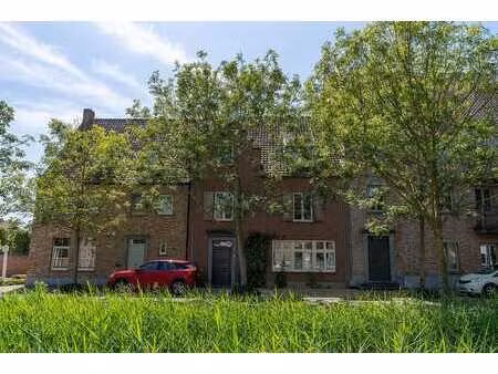 zeer ruime gezinswoning met garage en tuin in heulebrug