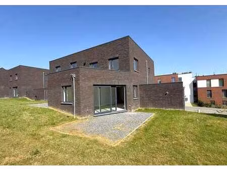 une maison prête à vivre à belgrade (lot 89)
